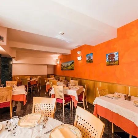 מלון Au Soleil 3*