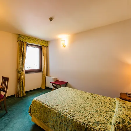 מלון Au Soleil 3*