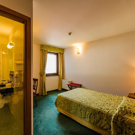 Au Soleil Hotel 3*