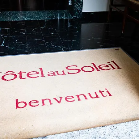 Au Soleil 3*